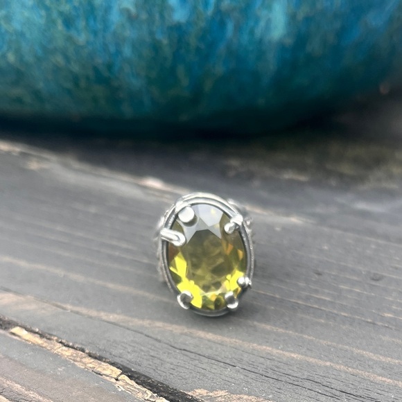 🎉🎉🎉Pristine Silpada Retired Olivine Swarovski Crystal Ring Size 5 - Picture 4 of 11